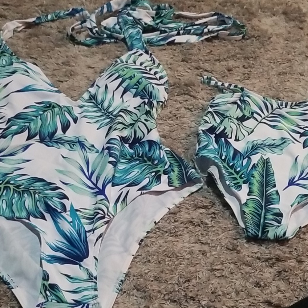 Mother & Daughter Matching Swimsuits - Picture 6 of 10